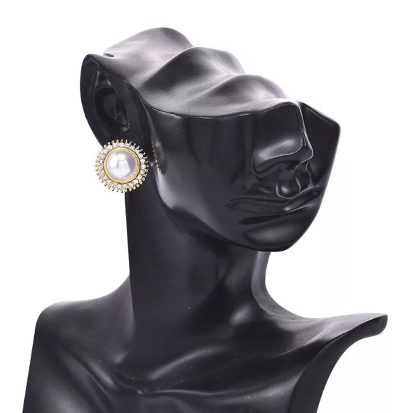 Big Pearl Earrings - Picture 3 of 5